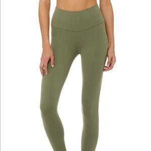 Alo Airbrush Leggings in Jungle